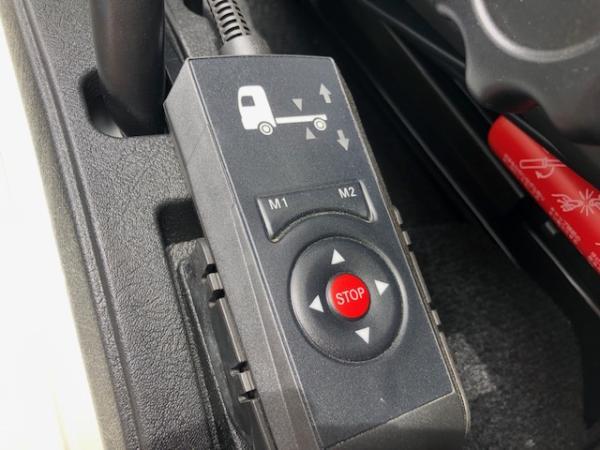 スーパーグレート