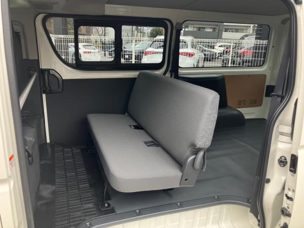 ハイエースバン