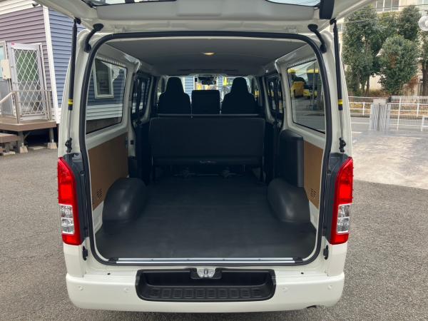 ハイエースバン